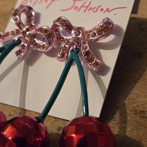🆕️ Betsey Johnson 🎀THINK PINK🎀  🍒Cherry🍒 Drop Earrings - Picture 7 of 8